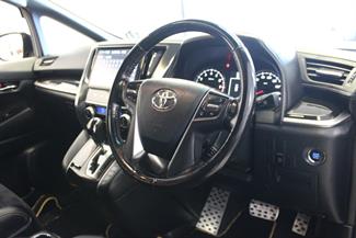 2017 Toyota Vellfire - Thumbnail