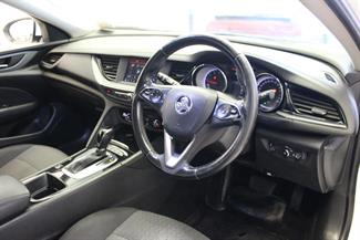 2020 Holden Commodore - Thumbnail