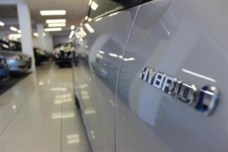 2019 Toyota Prius - Thumbnail