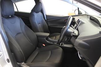 2019 Toyota Prius - Thumbnail