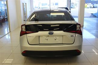2019 Toyota Prius - Thumbnail