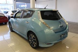2016 Nissan Leaf - Thumbnail