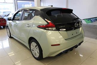 2018 Nissan Leaf - Thumbnail