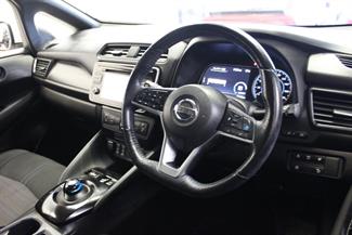 2017 Nissan Leaf - Thumbnail