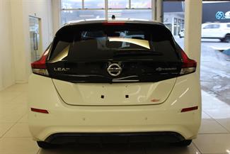 2017 Nissan Leaf - Thumbnail