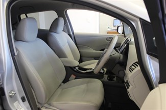 2016 Nissan Leaf - Thumbnail