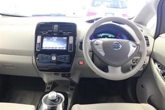 2016 Nissan Leaf - Thumbnail