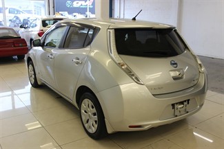 2016 Nissan Leaf - Thumbnail