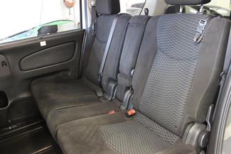 2014 Nissan Serena - Thumbnail