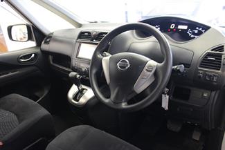 2014 Nissan Serena - Thumbnail