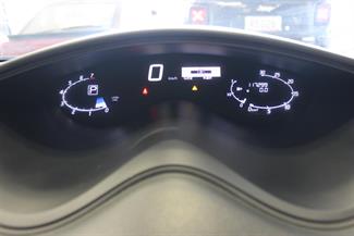 2014 Nissan Serena - Thumbnail