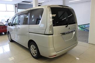 2014 Nissan Serena - Thumbnail